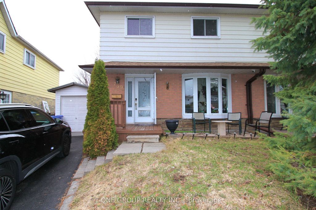 Photo of 739 Pam Crescent, Newmarket, ON L3Y 5B7 (MLS # N12977754)