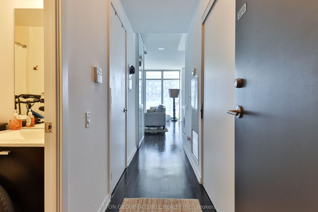 Photo of 103 The Queensway N/A #2210, Toronto, ON M6S 5B3 (MLS # W12401591)