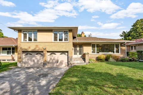Photo of 38 Whittaker Crescent, Toronto, ON M2K 1K8 (MLS # C12475788) Photo of 38 Whittaker Crescent, Toronto, ON M2K 1K8 (MLS # C12475788)
