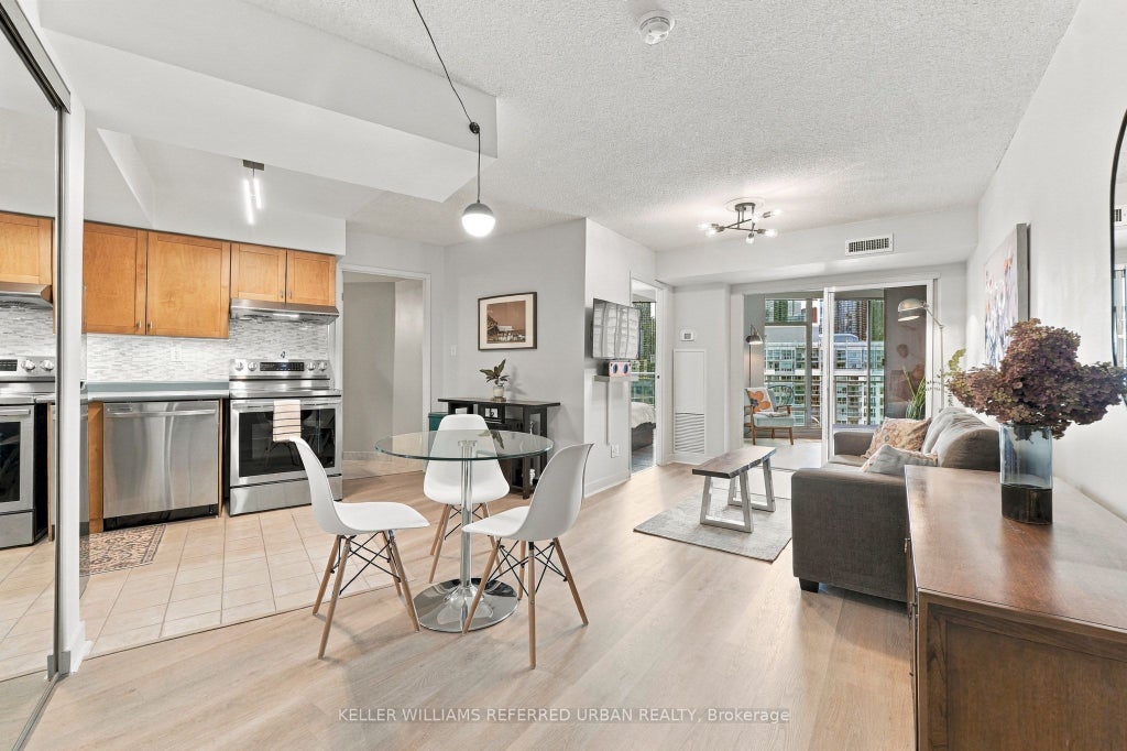 Photo of 650 Queens Quay N/A W #1102, Toronto, ON M5V 2Y7 (MLS # C14086840)