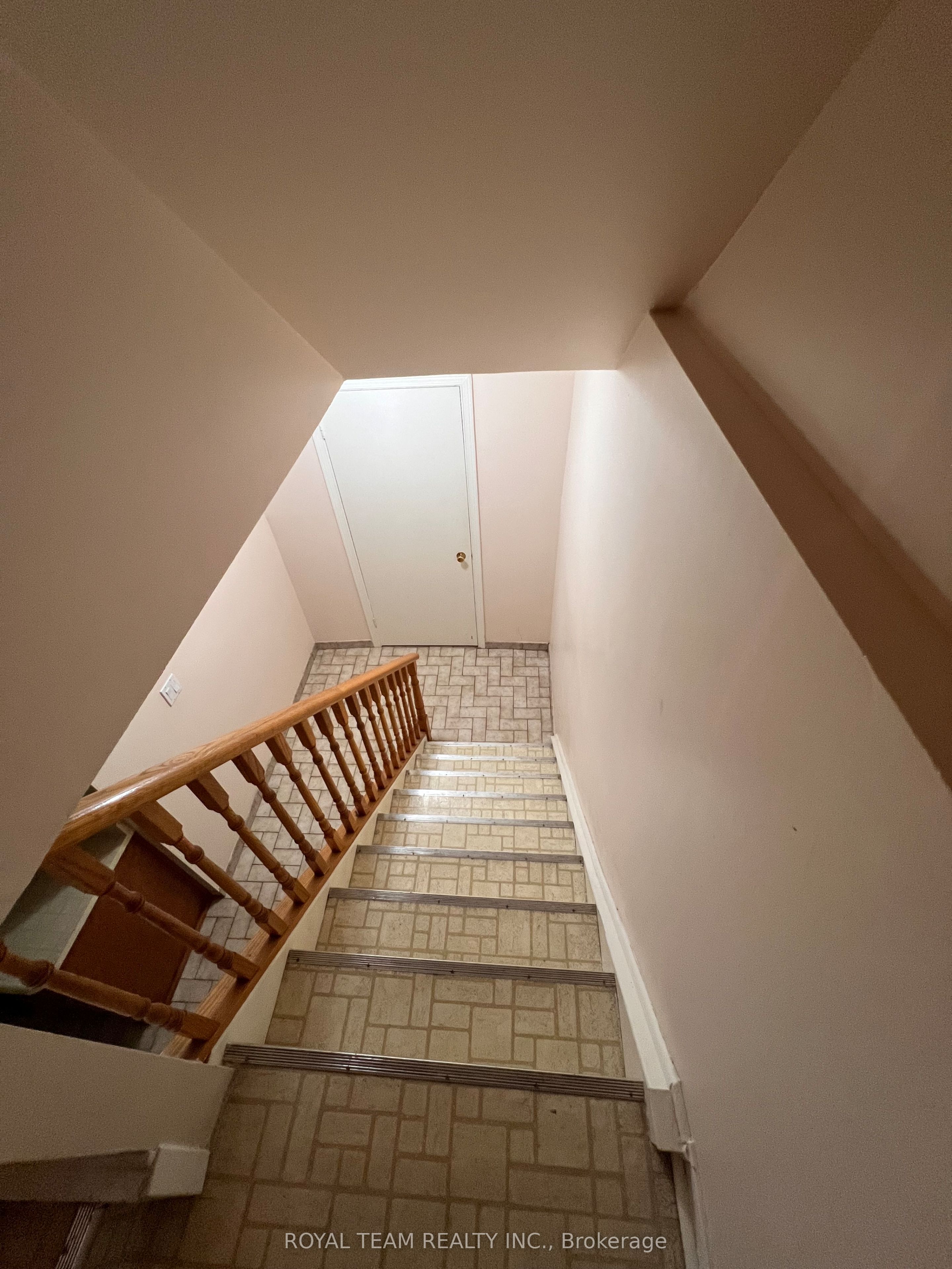 28 Oakmount Crescent