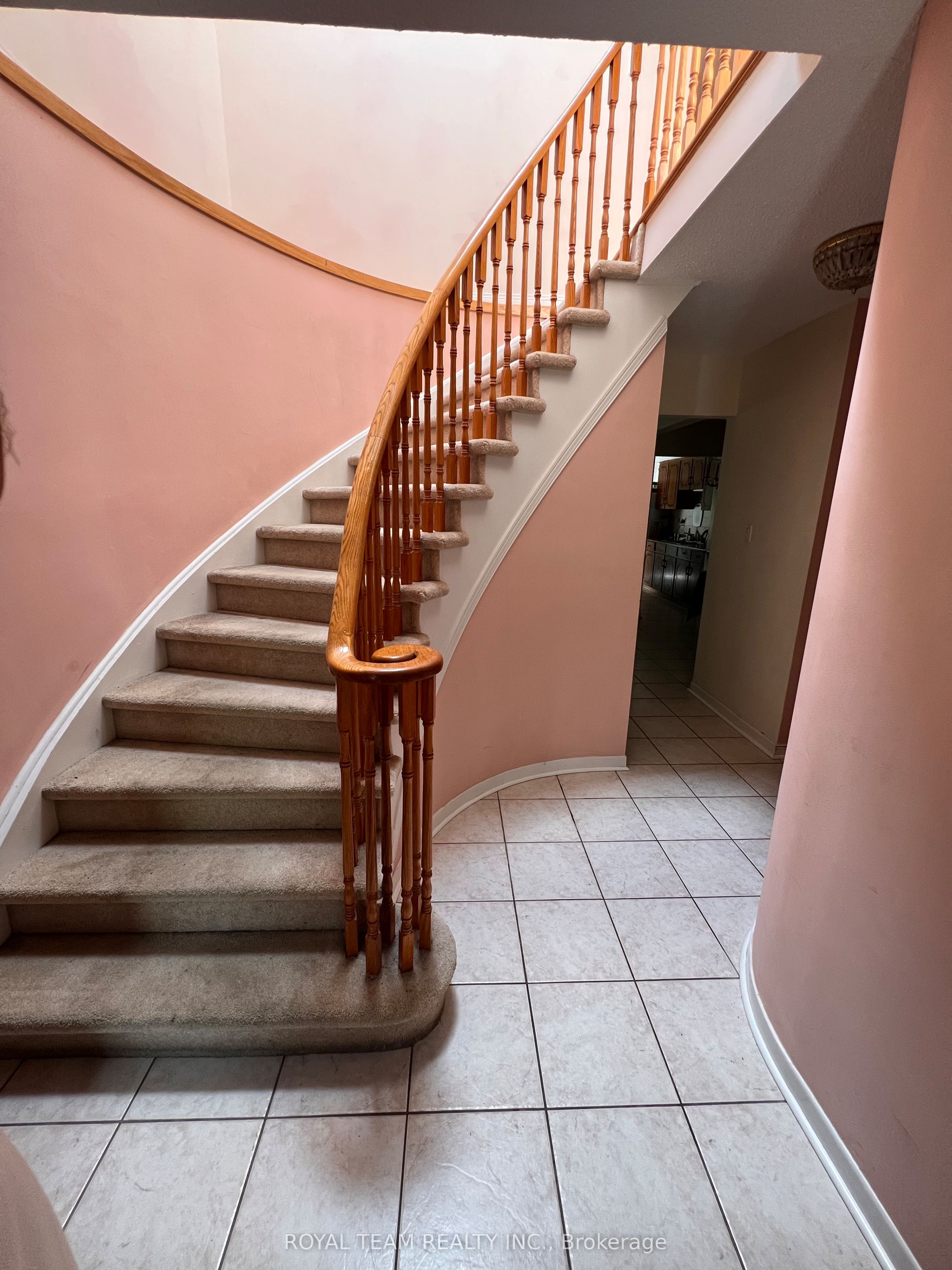 28 Oakmount Crescent