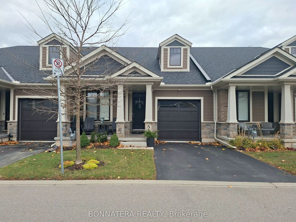 Photo of 5 McClay Avenue, Grimsby, ON L3M 0H7 (MLS # X12706138)