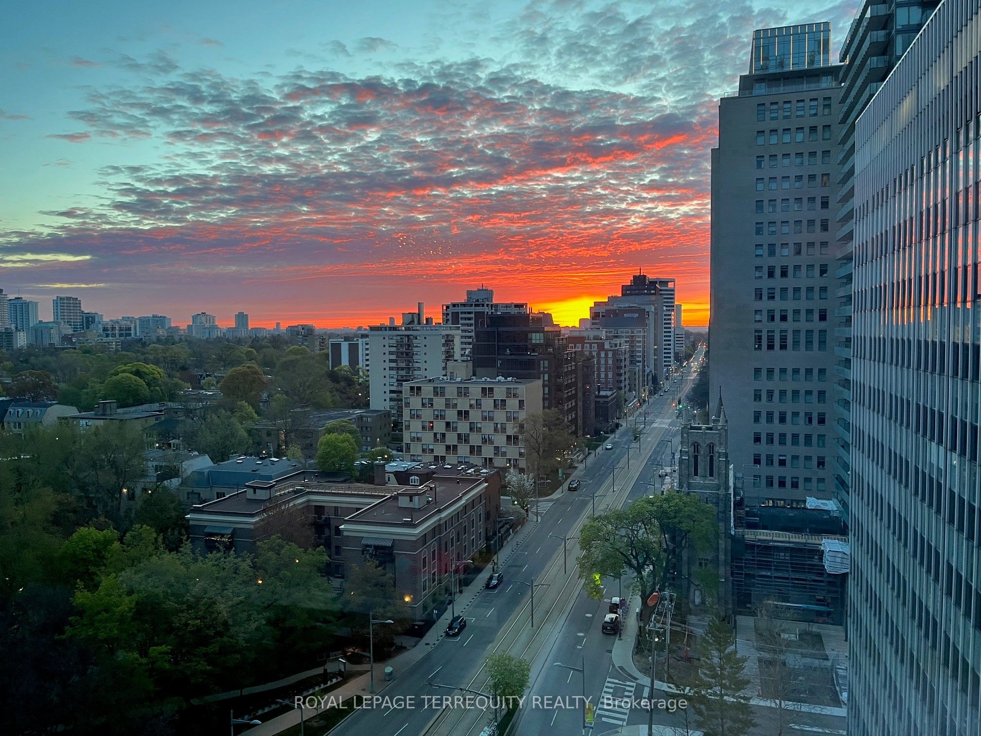 155 St Clair Avenue W 1401