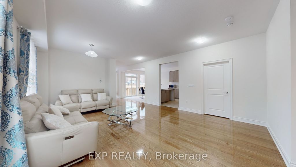 Photo of 19 Meadow Vista Crescent, East Gwillimbury, ON L9N 0T4 (MLS # N12645156)