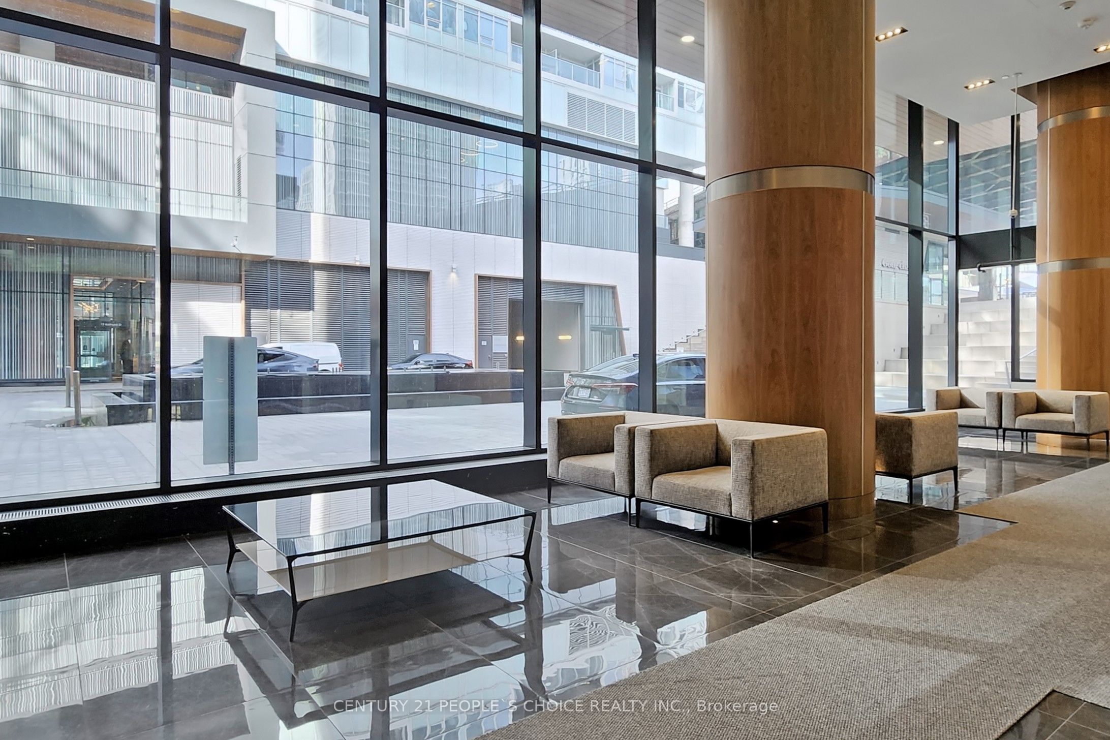 17 Bathurst Street N 1006