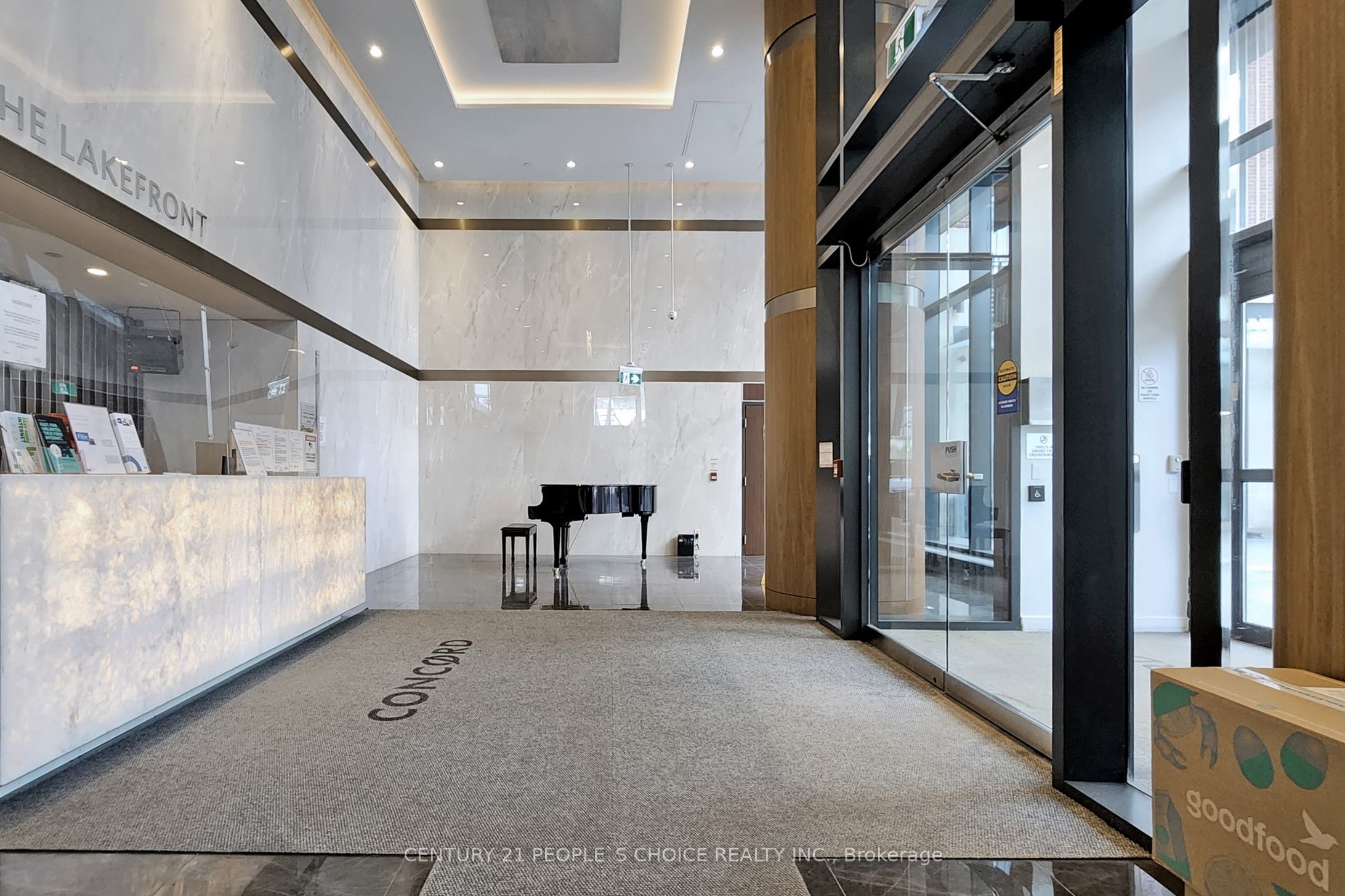 17 Bathurst Street N 1006