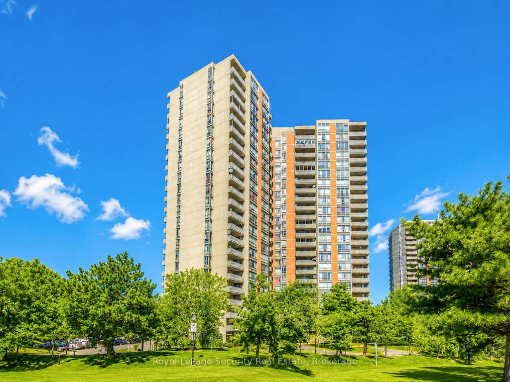Photo of 10 Martha Eaton Way #1702, Toronto, ON M6M 5B3 (MLS # W13456782)