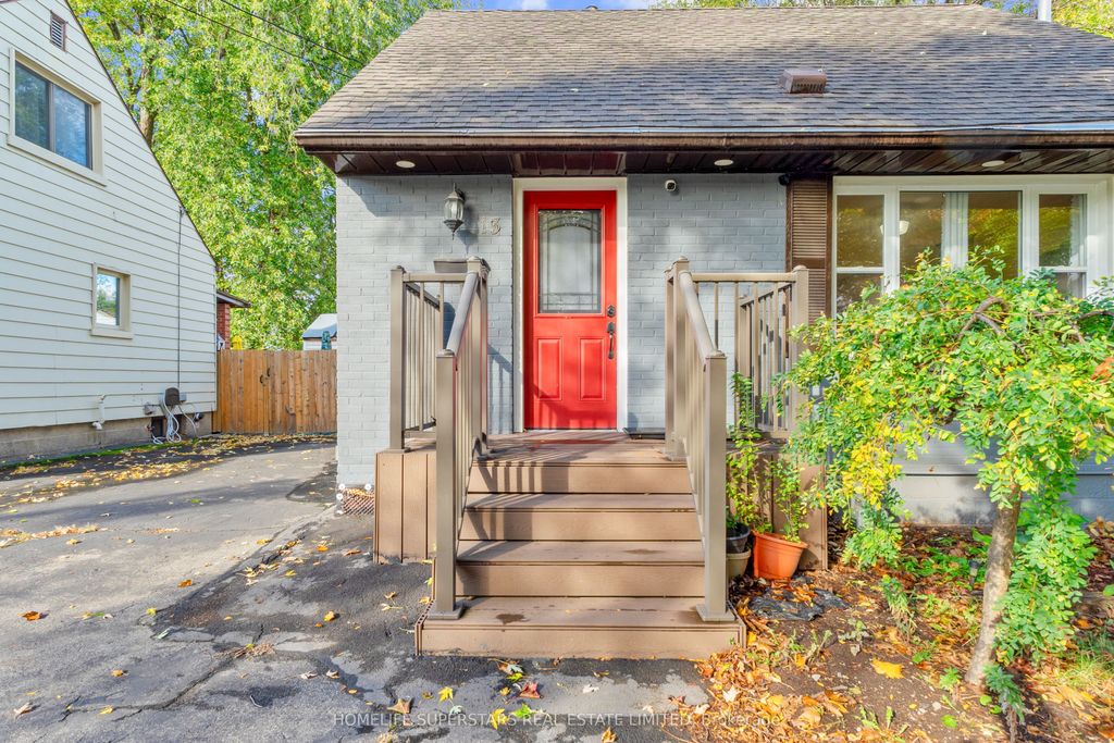 Photo of 13 W Lewis Street, Hamilton, ON L8H 6C3 (MLS # X12480832)