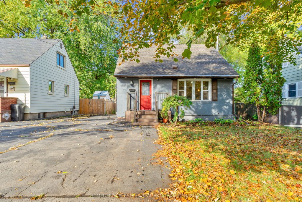 Photo of 13 W Lewis Street, Hamilton, ON L8H 6C3 (MLS # X12480832)