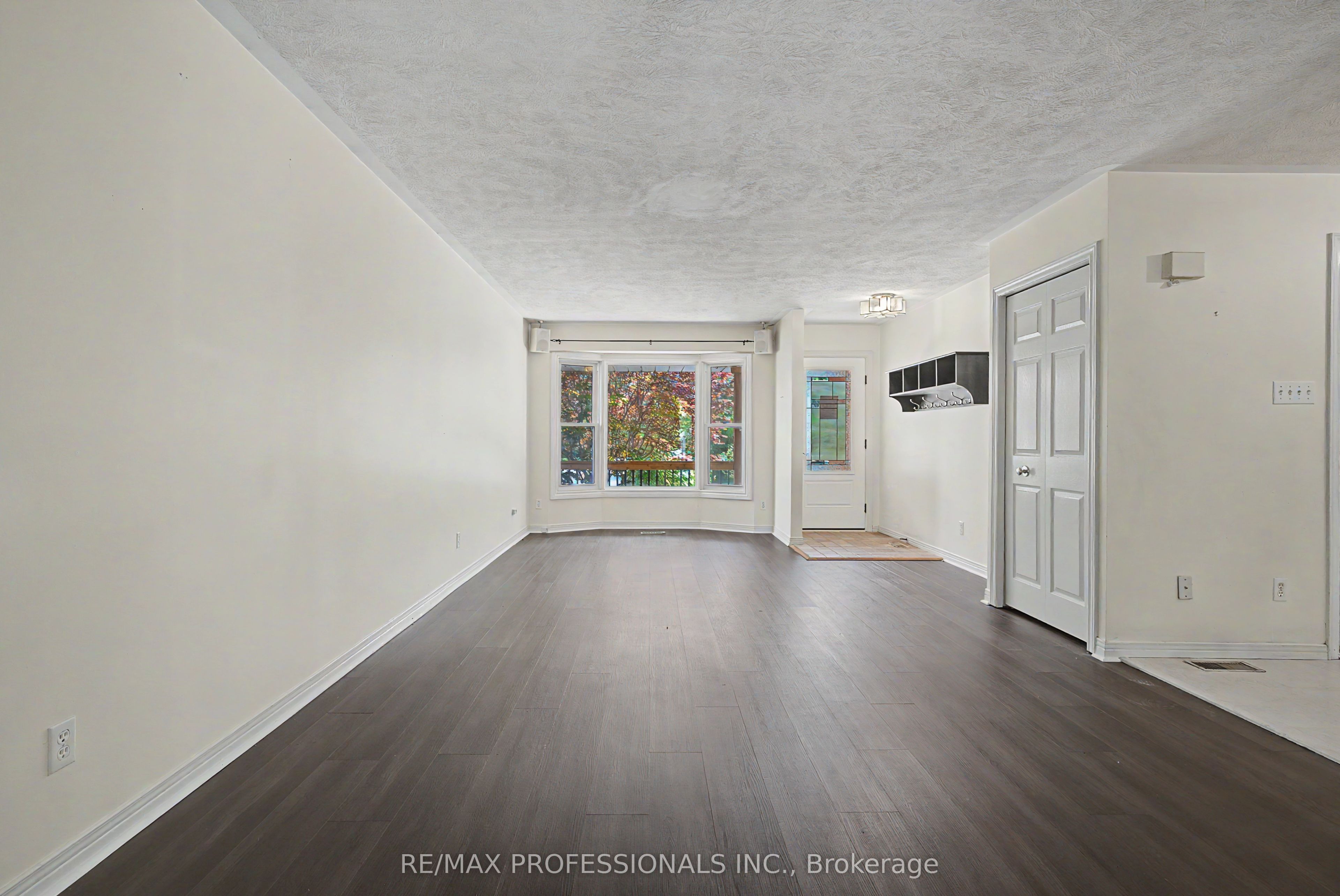 576 Thorndale Drive