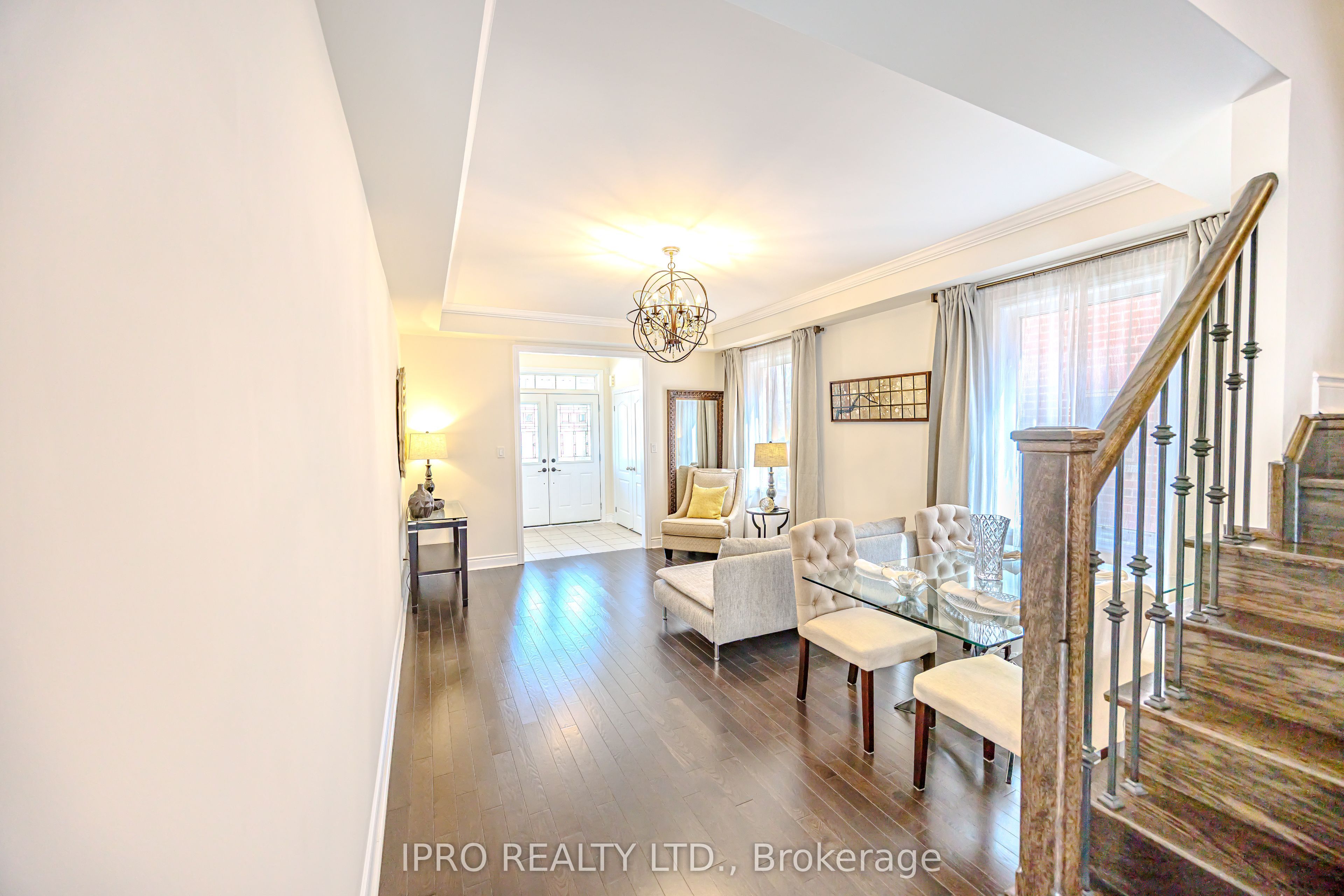 1029 Blackhall Crescent
