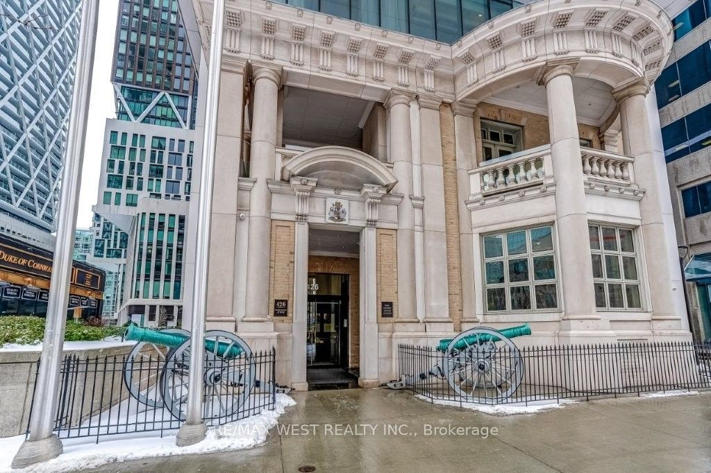 Photo of 426 University Avenue #2210, Toronto, ON M5G 1S9 (MLS # C12913468)