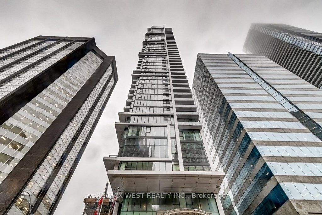 Photo of 426 University Avenue #2210, Toronto, ON M5G 1S9 (MLS # C12913468)