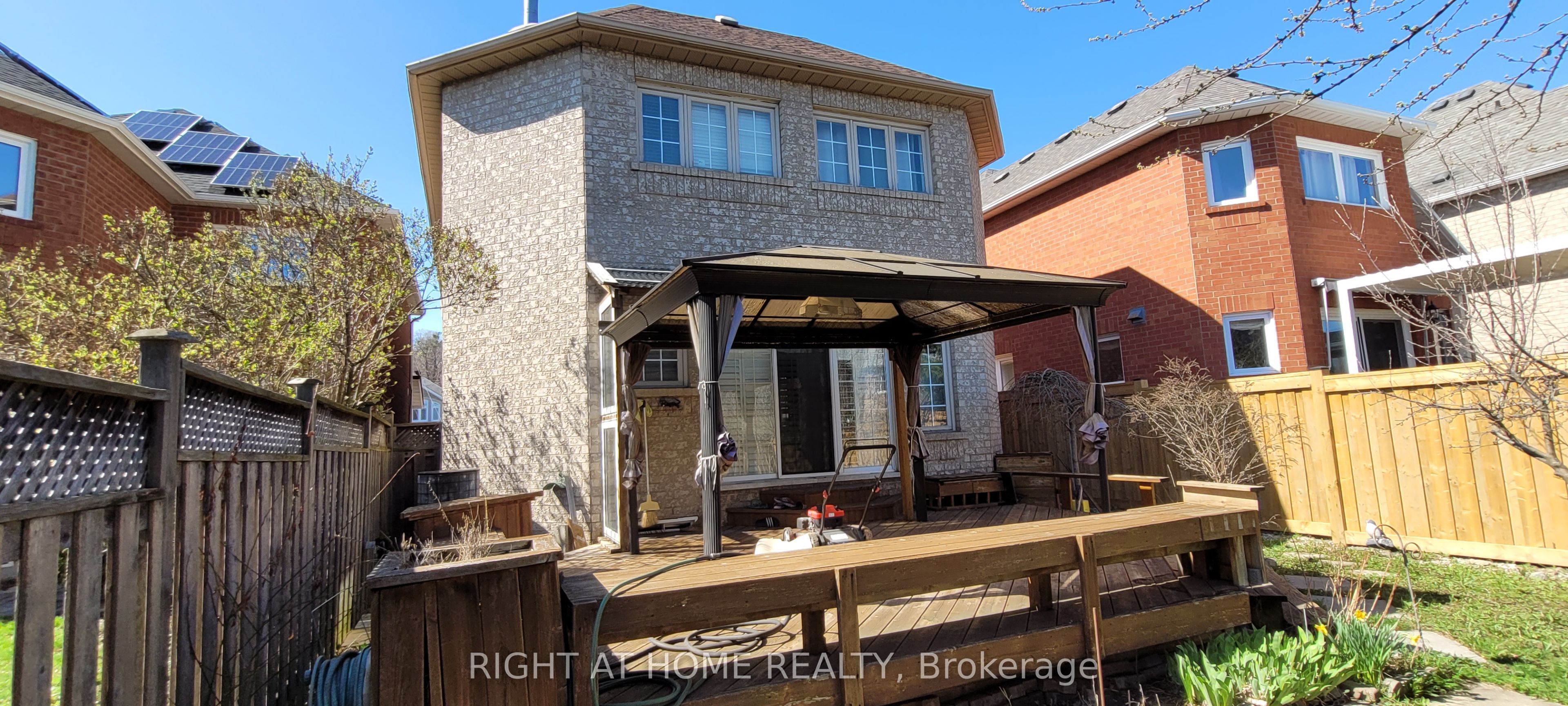 377 Turnberry Crescent