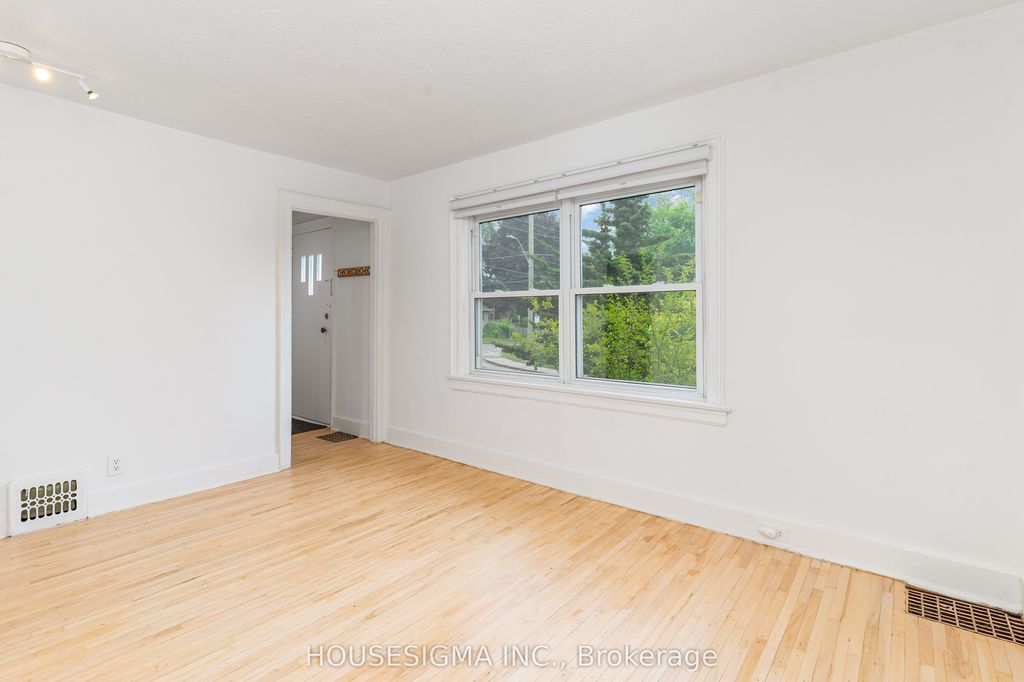 Photo of 225 Bowman Street, Hamilton, ON L8S 2T9 (MLS # X12823128)