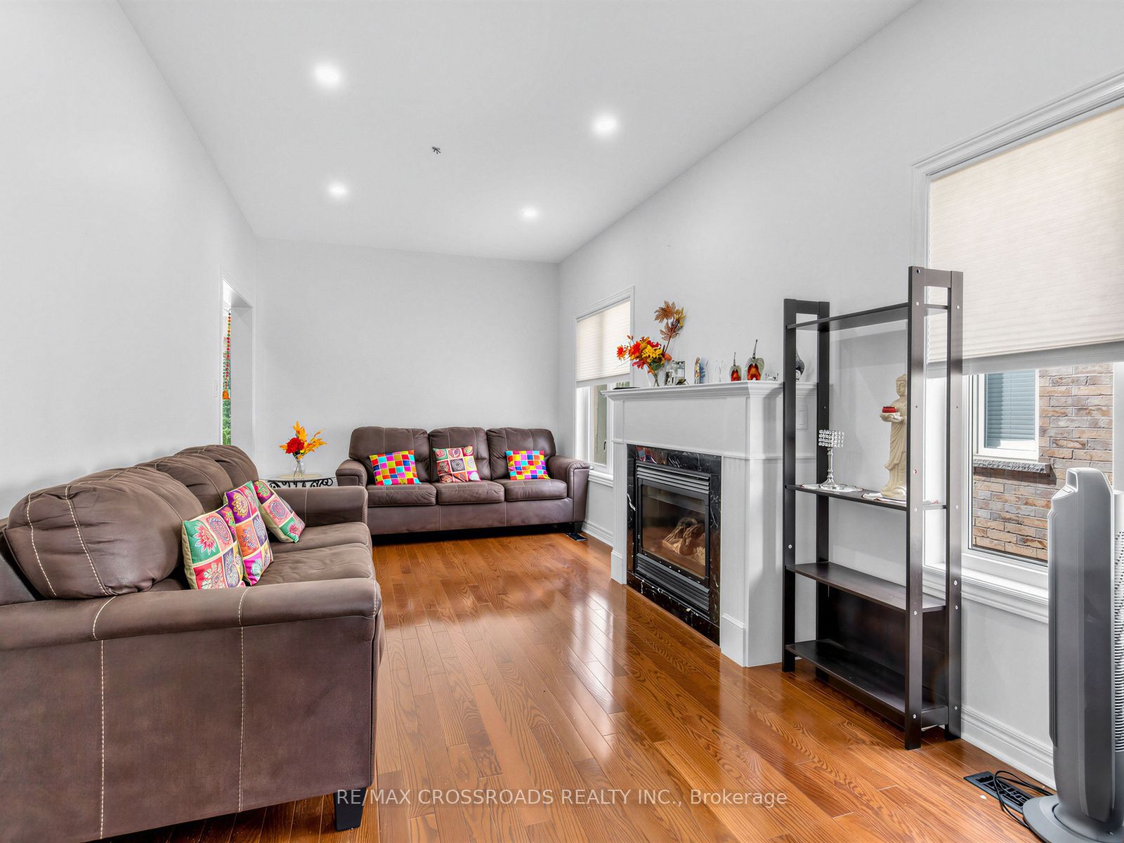 23 Worthview Drive S