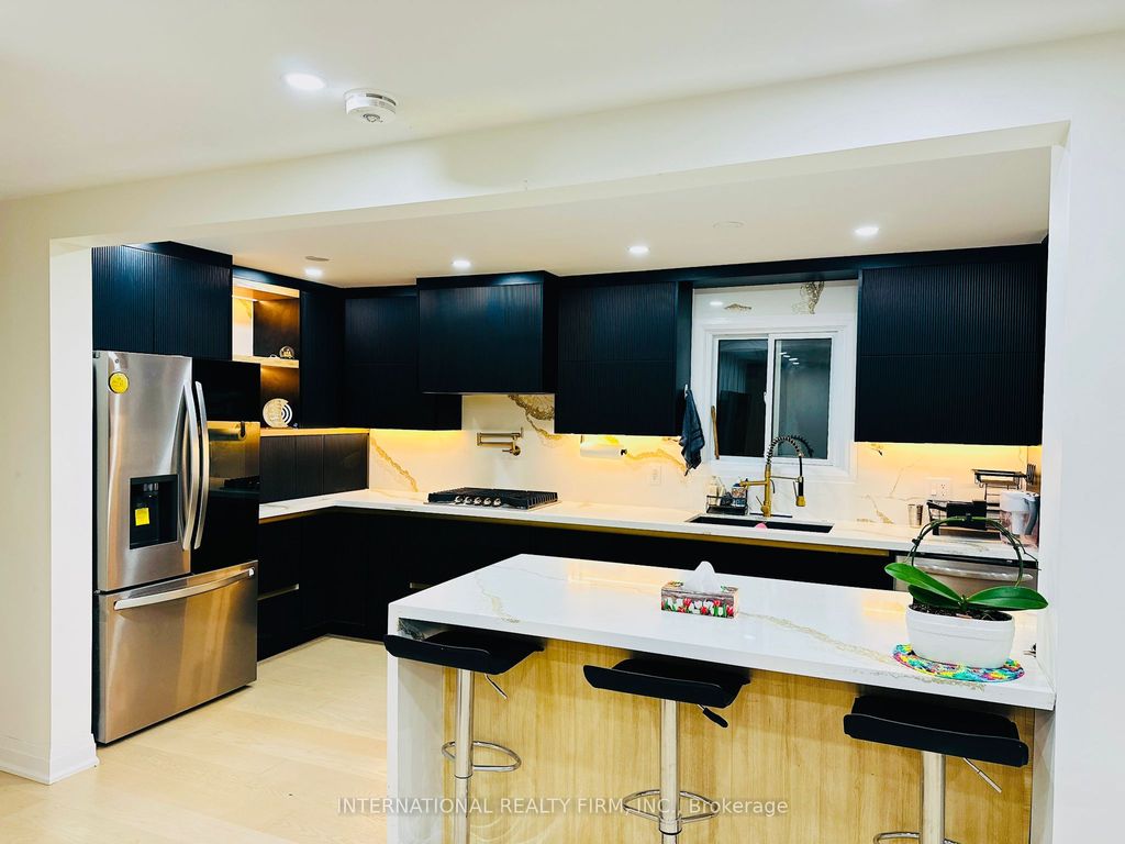 Photo of 4 Joshua Court, Brampton, ON L6S 3W4 (MLS # W12825422)