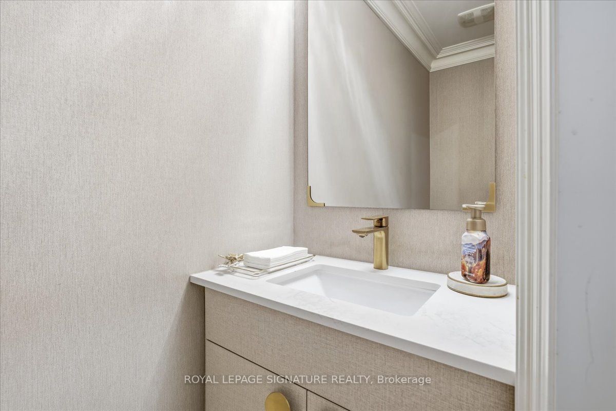 1268 Kestell Boulevard