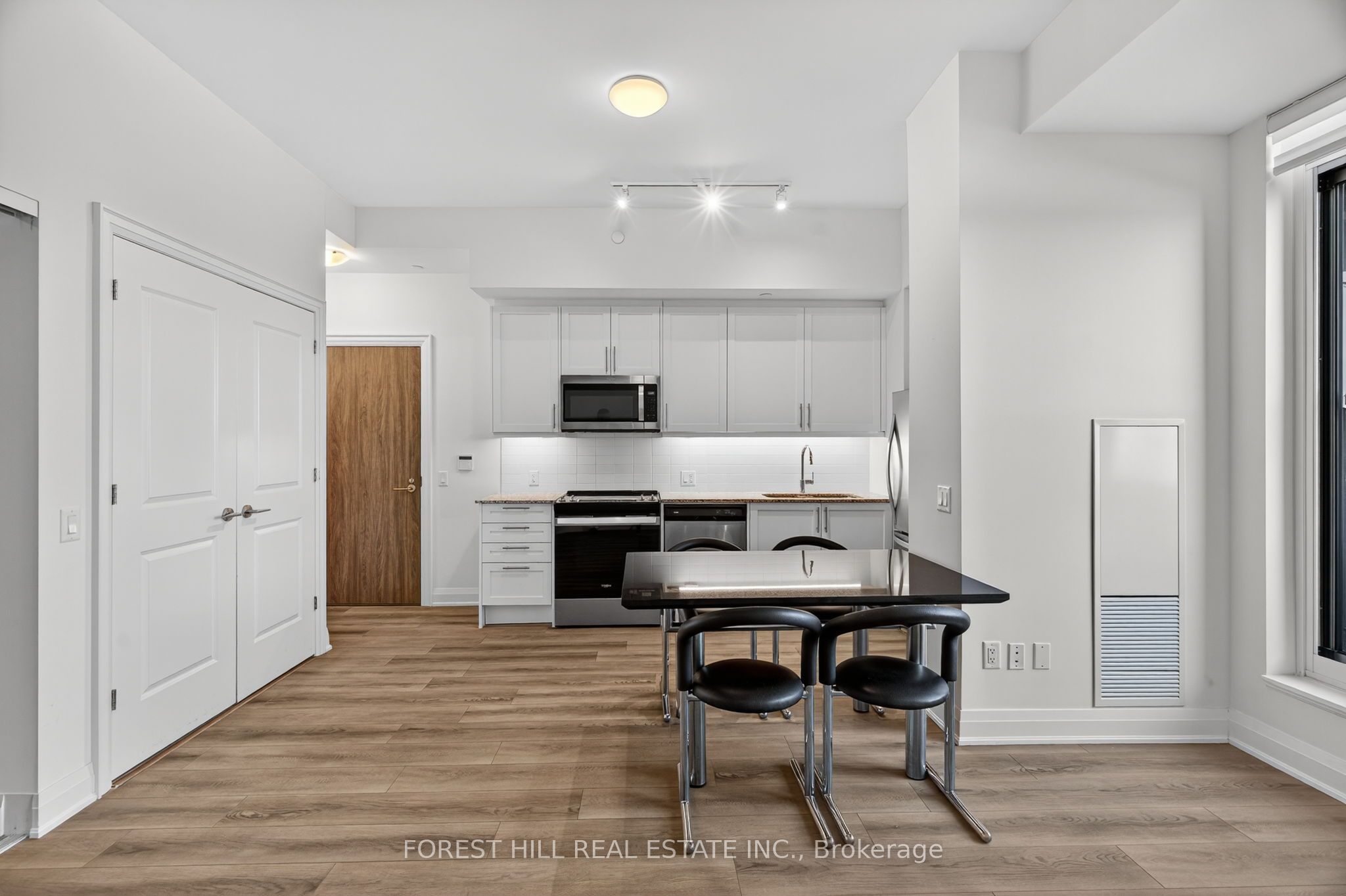 10 Gatineau Drive 208