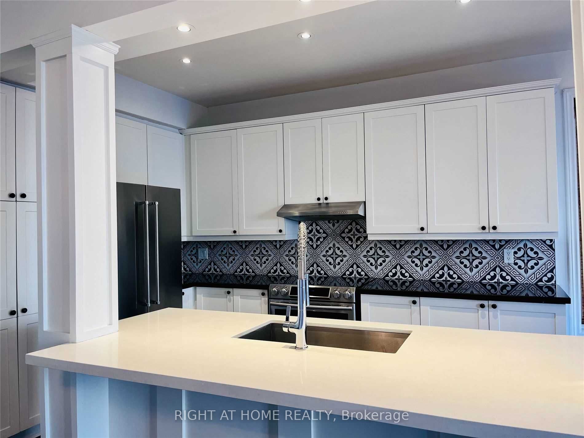 2471 Felhaber Crescent