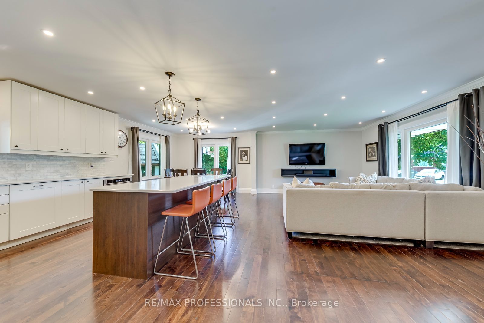 37 Mclaughlin Road N