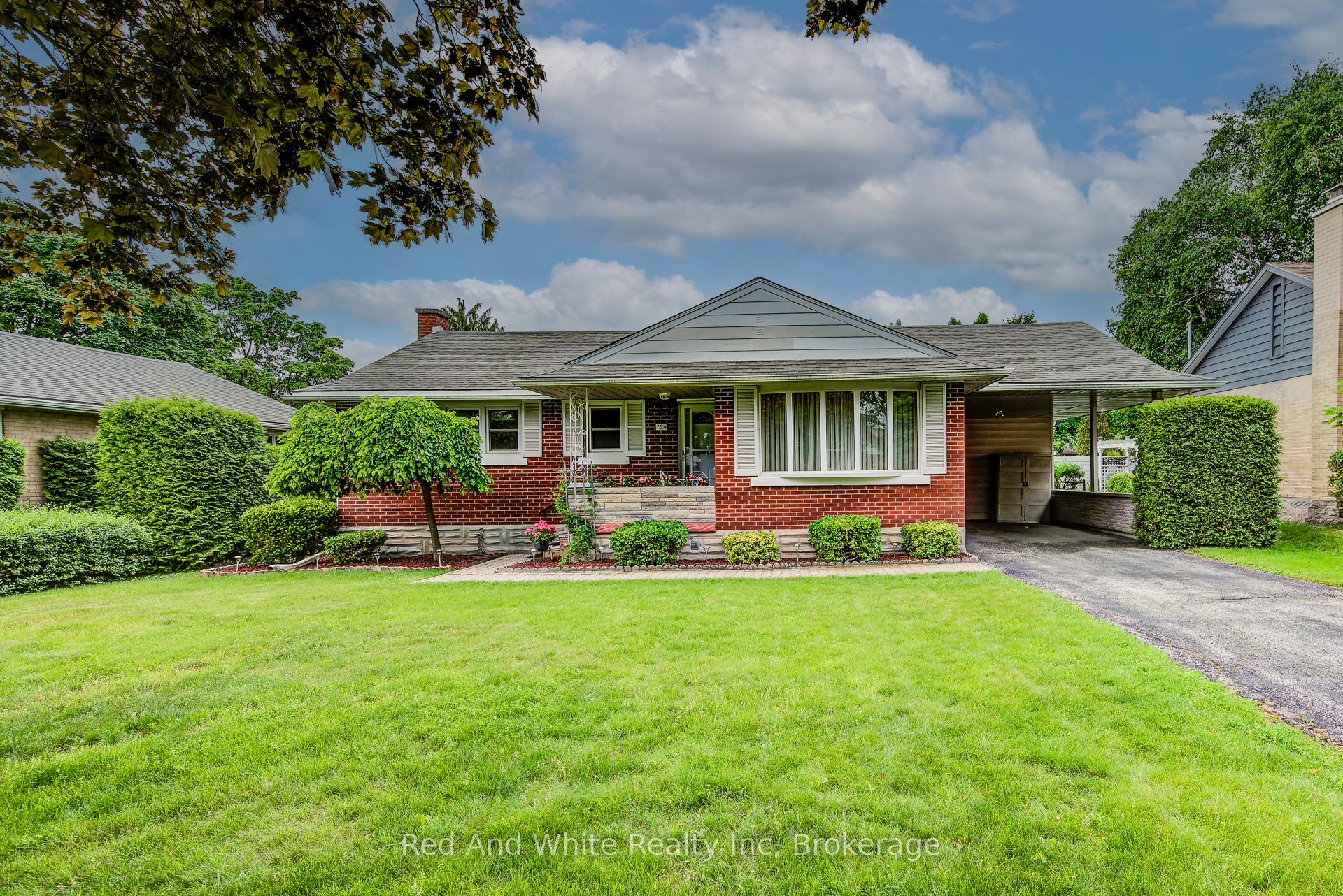 104 Elgin Crescent