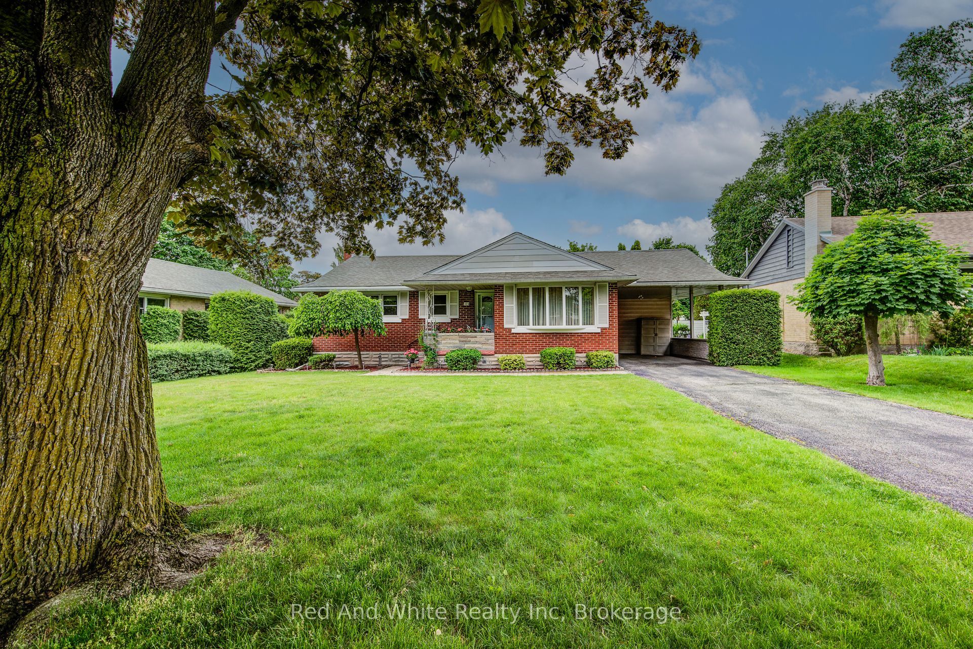 104 Elgin Crescent