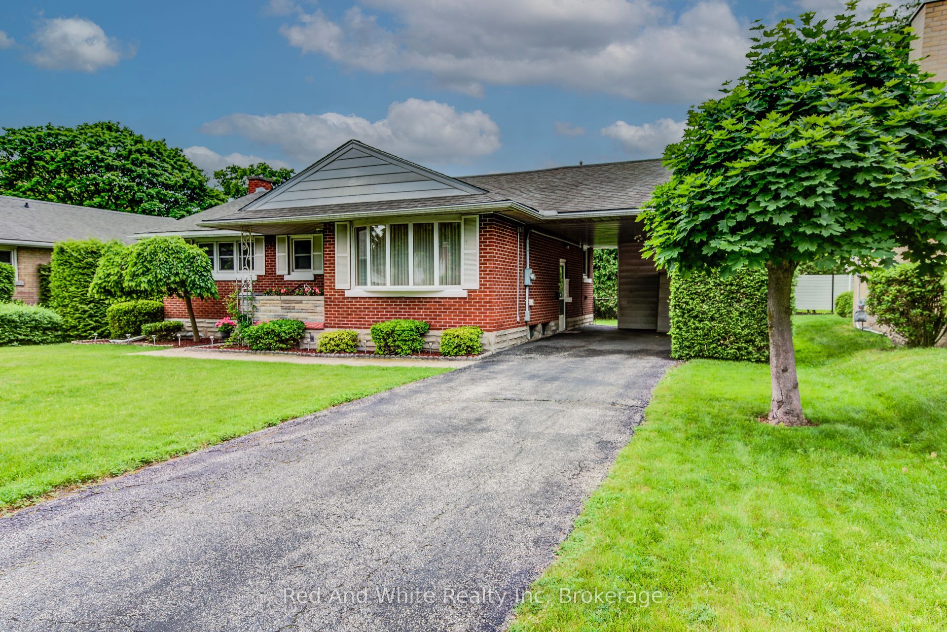 104 Elgin Crescent