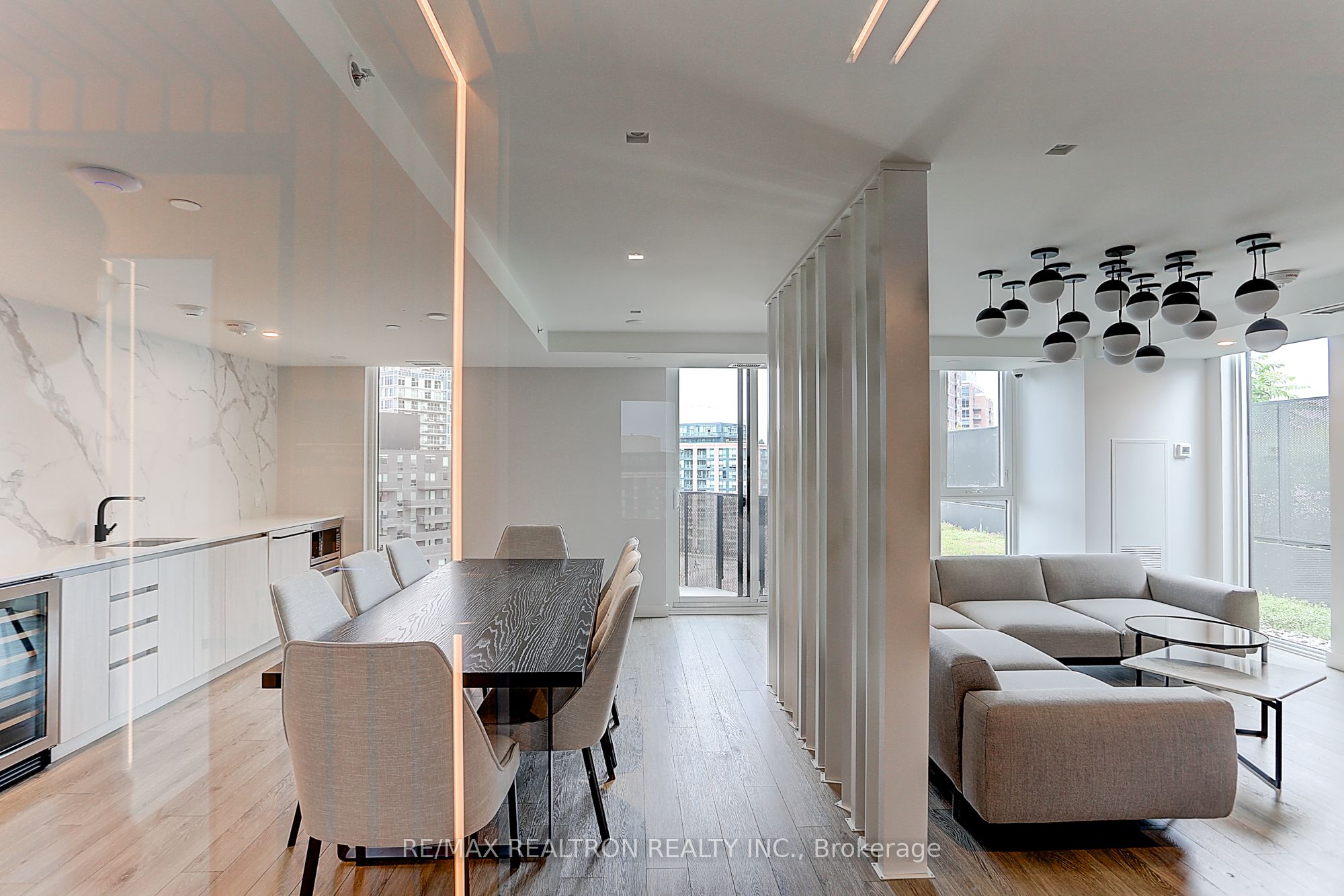 30 Tretti Way 602