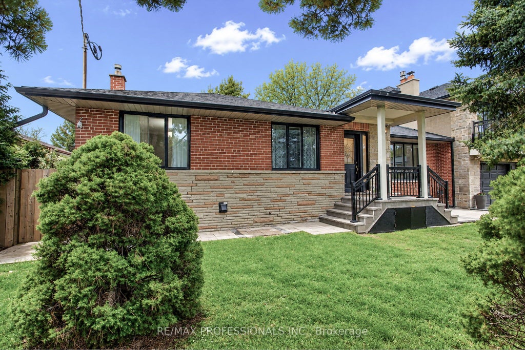 Photo of 40 Cowley Avenue, Toronto, ON M9B 2E3 (MLS # W13733208)
