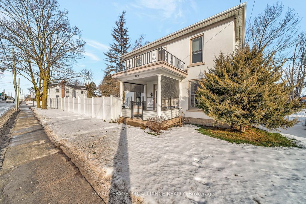 Photo of 209 Centre Street N, Greater Napanee, ON K7R 1N7 (MLS # X12643948)