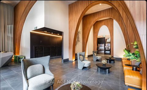 270 Dufferin Street 821 Toronto ON M6K 0H8