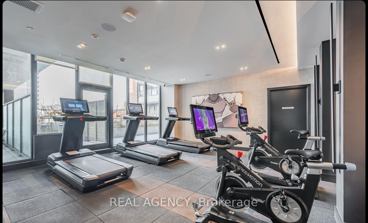 270 Dufferin Street 821