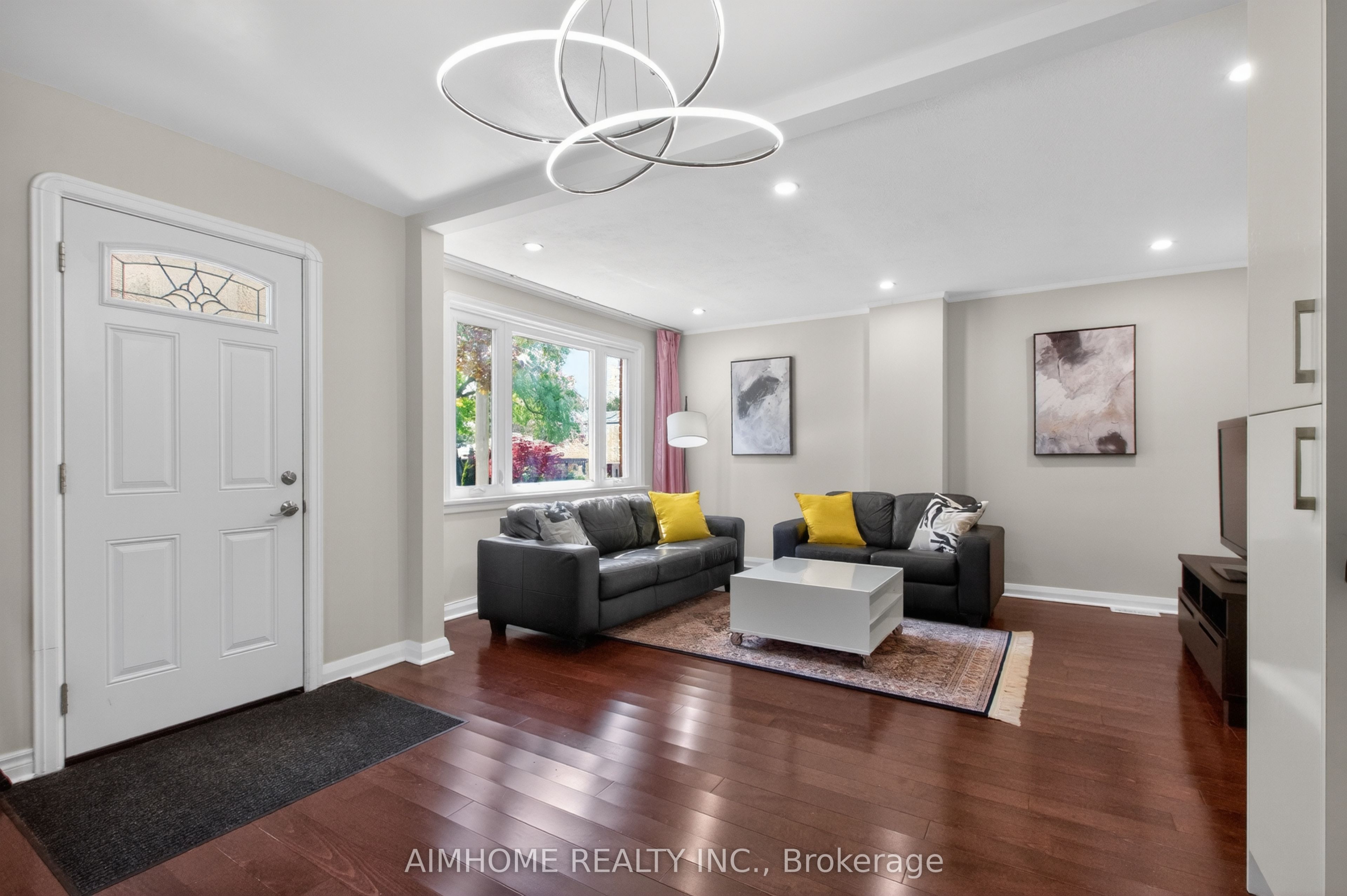 140 Meighen Avenue
