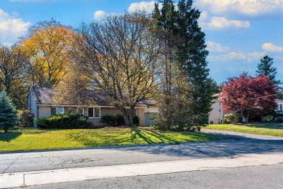 112 Vista Boulevard Mississauga ON L5M 1V9