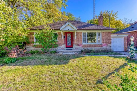 3 Glenn Murray Drive Toronto ON M8Y 3H2