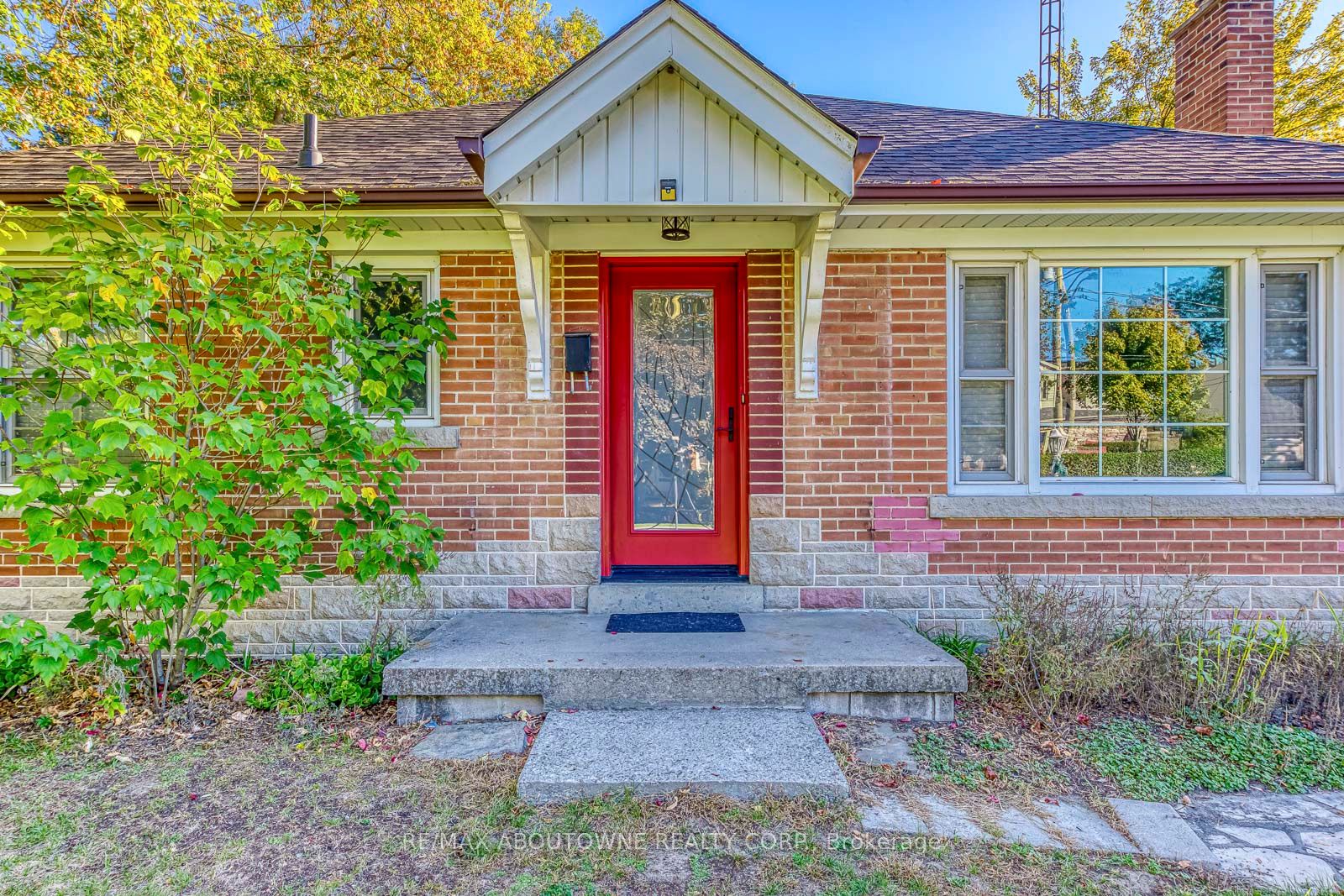 3 Glenn Murray Drive