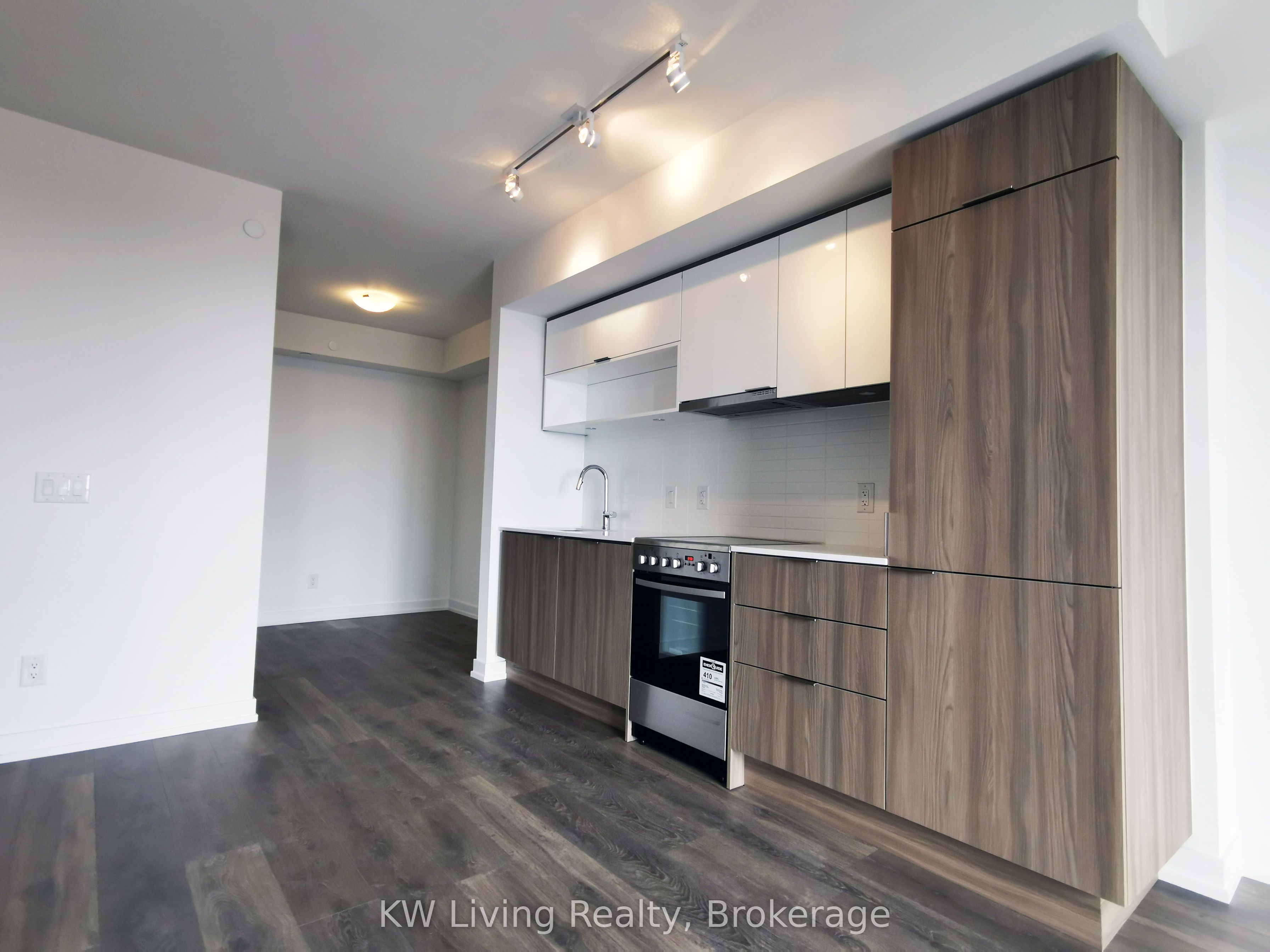 159 Wellesley Street E 2906