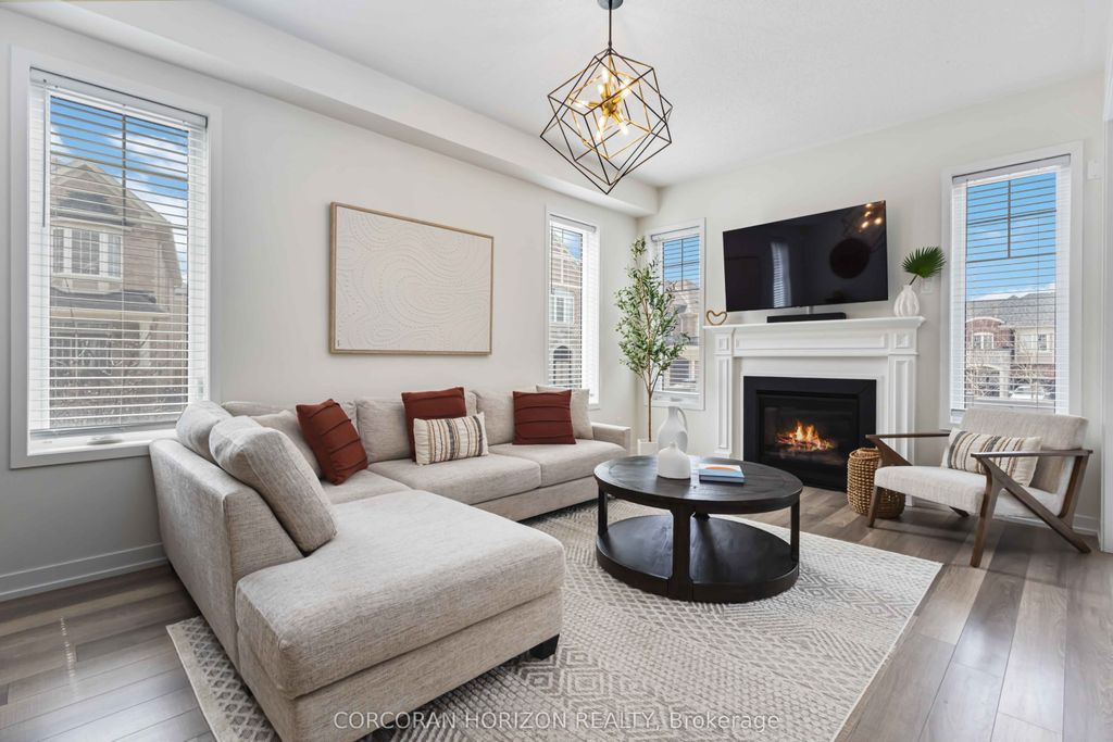 Photo of 81 Dundonald Trail, Newmarket, ON L3Y 0E1 (MLS # N13032086)