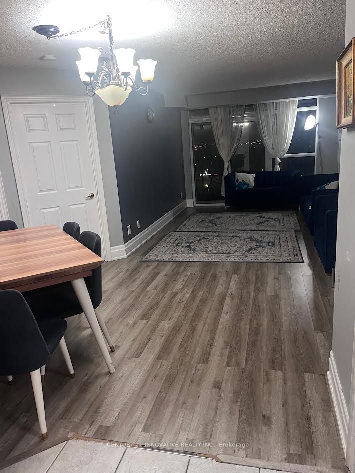 35 Kingsbridge Garden Circle 1408