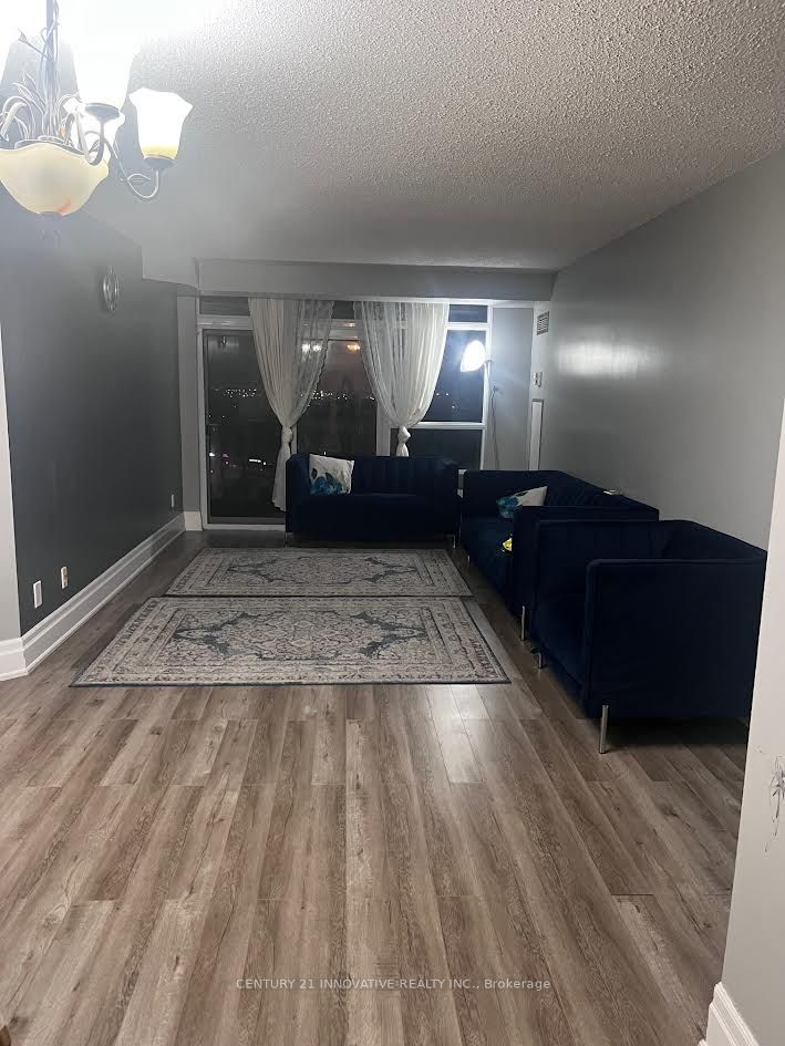 35 Kingsbridge Garden Circle 1408