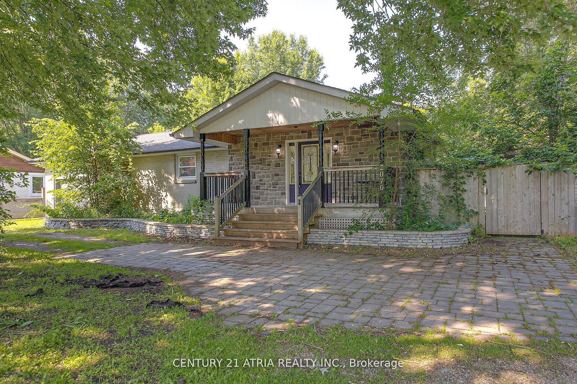 Photo 1 of 36 — 2070 St. Paul Road, Innisfil, ON L9S 1V2