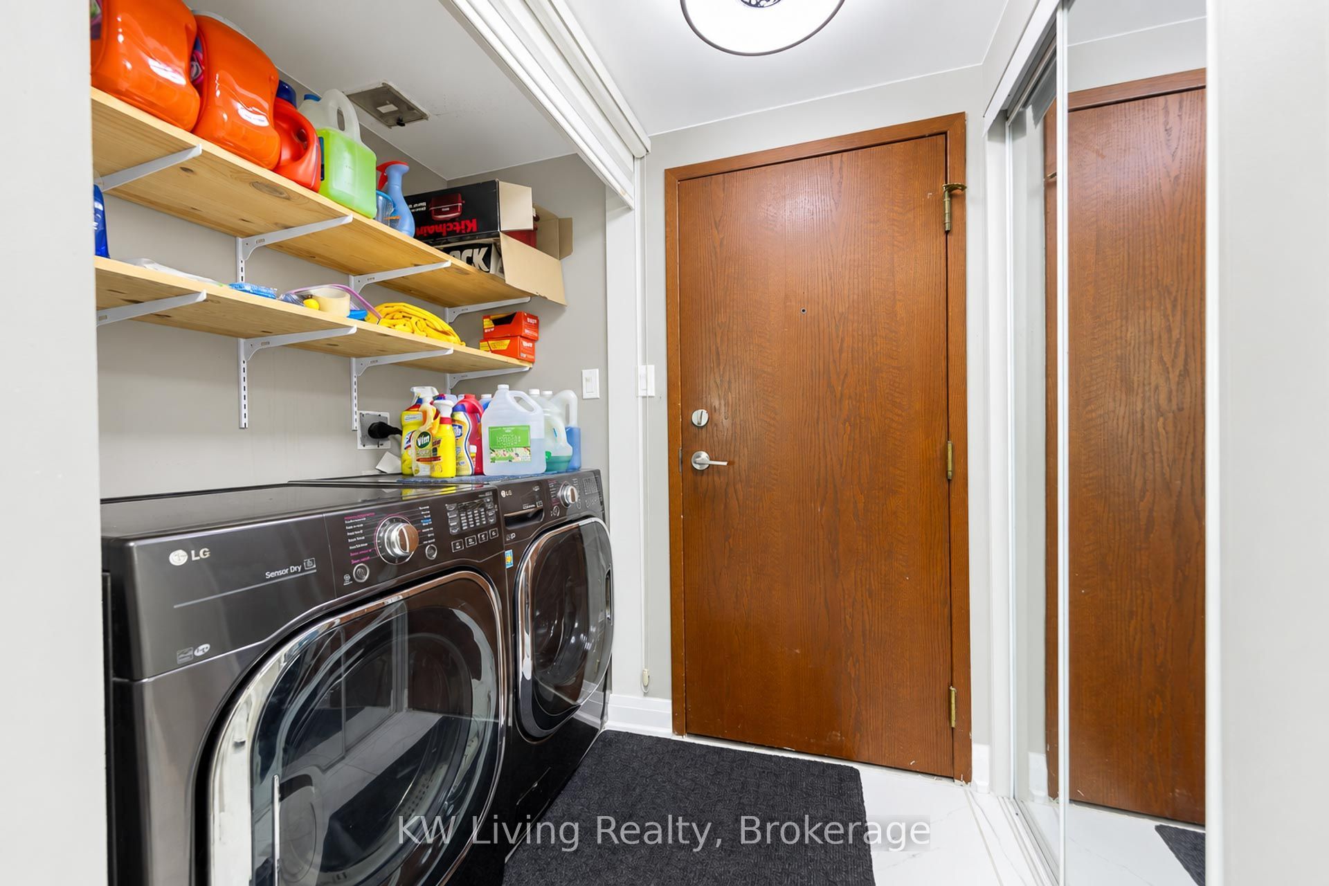 10 Yonge Street 1702