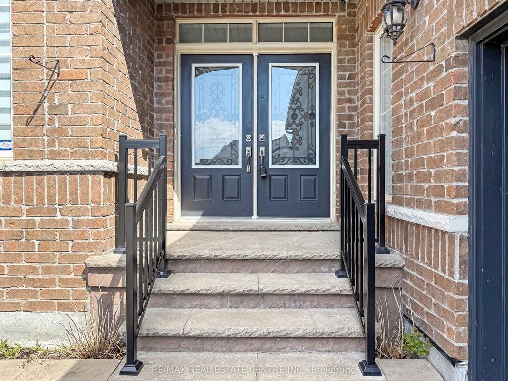 Photo of 33 Stonegate Avenue, Mono, ON L9W 6X1 (MLS # X13778262)