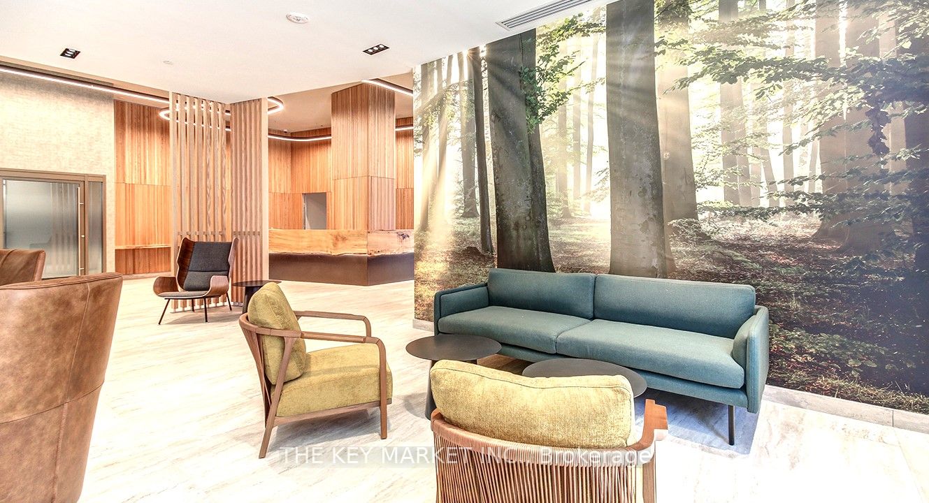 2485 Eglinton Avenue W 1502