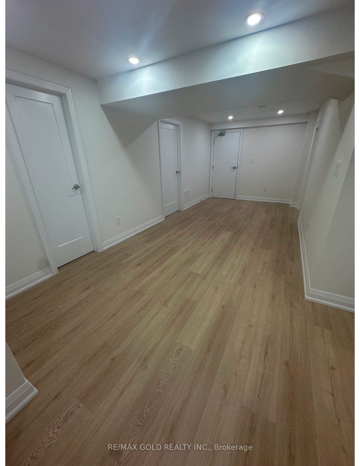 18 Hullen Crescent Lower level