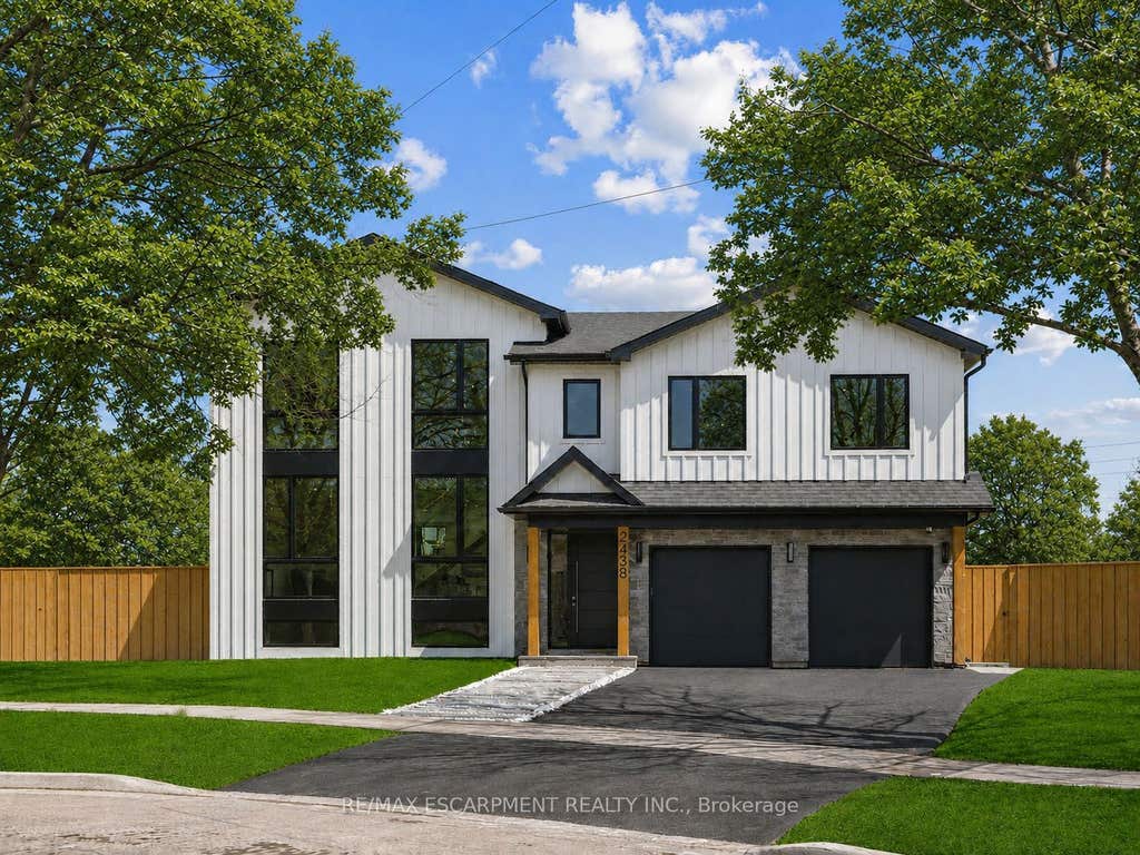 Photo of 2488 Bridge Road, Oakville, ON L6L 2H2 (MLS # W13588684)