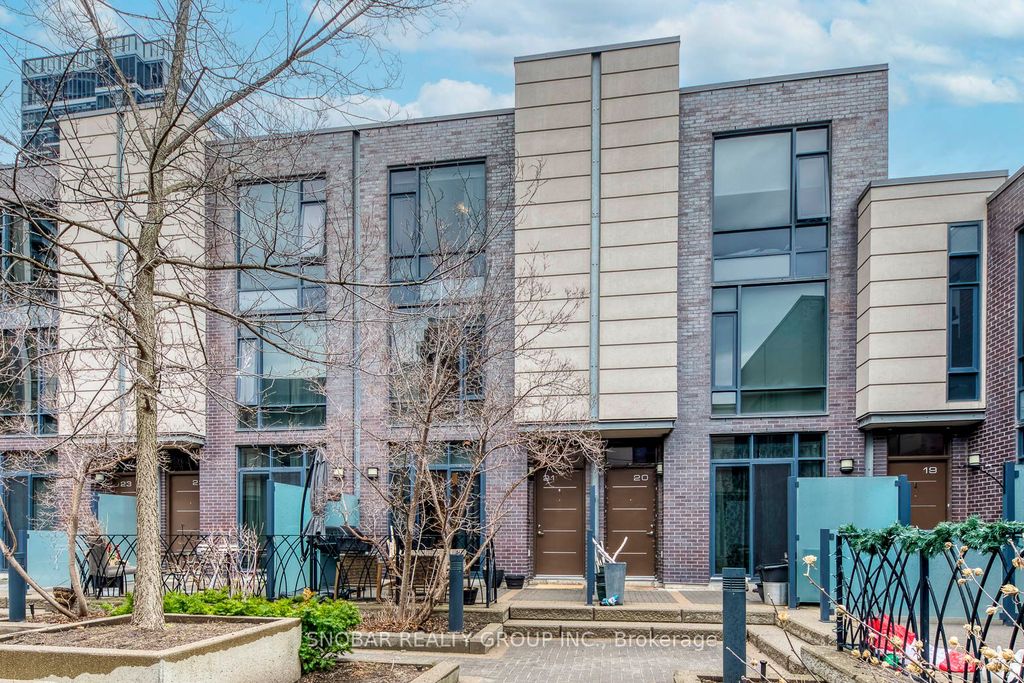 Photo of 19 Valhalla Inn Road #21, Toronto, ON M9B 0B3 (MLS # W12930812)