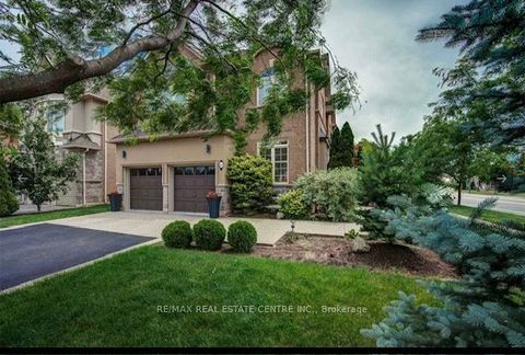 87 Great Lakes Boulevard Oakville ON L6L 6V7